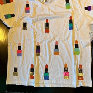 QUEEN OF SPARKLES LIPSTICK TEE